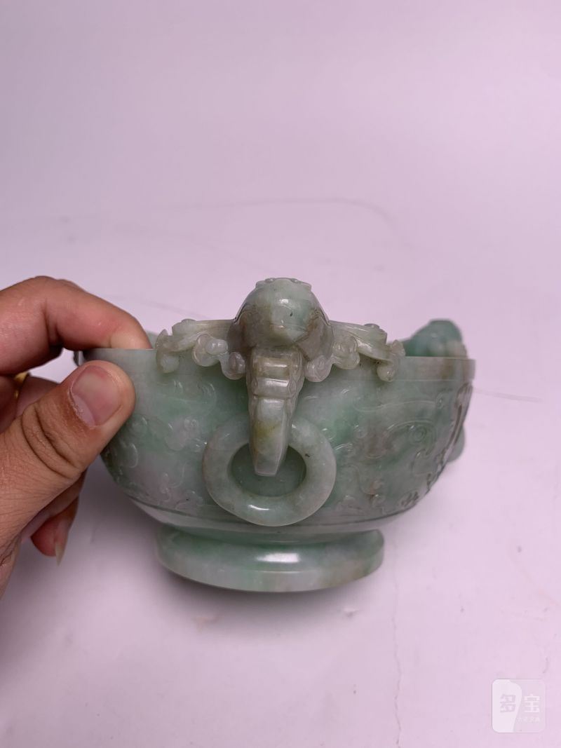 清 翡翠游环凤耳兽面纹盖炉（紫檀座） - 图13